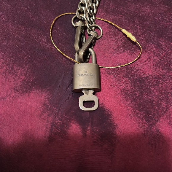 LV Louis Vuitton Lock and Key w/unbranded chain - Picture 4 of 5